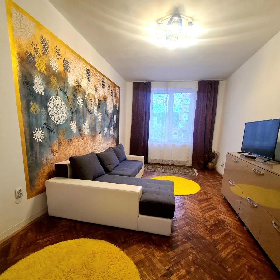 Mural Art Apartament Petroşani Exterior foto
